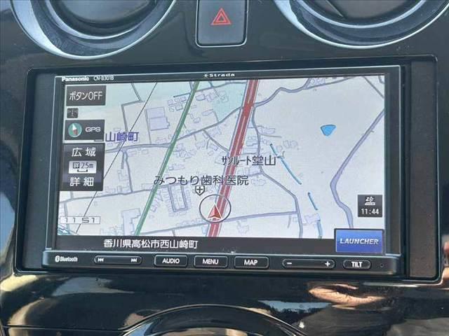 ノート ｅ－パワー　メダリスト　後期　禁煙車　車検整備付　エマブレ　アラビュー　インテリミラー　コーナーセンサー　クルコン　オートＬＥＤ　フォグ　スマートキー　純１５ＡＷ　社外メモリナビ　ＢＴ　ステリモ　電格ミラー　Ｐガラス（4枚目）