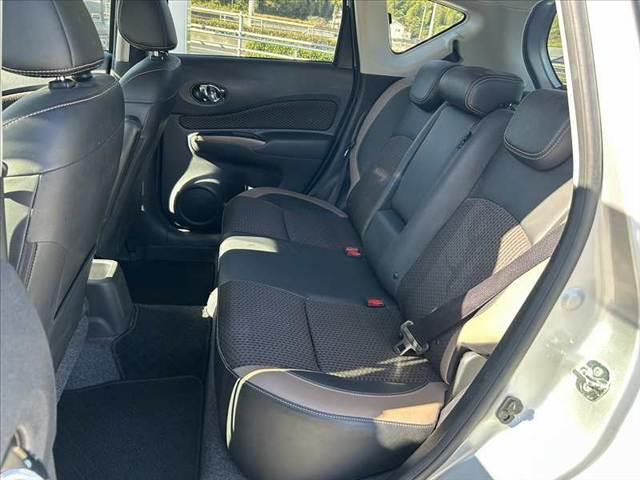 ノート ｅ－パワー　メダリスト　後期　禁煙車　車検整備付　エマブレ　アラビュー　インテリミラー　コーナーセンサー　クルコン　オートＬＥＤ　フォグ　スマートキー　純１５ＡＷ　社外メモリナビ　ＢＴ　ステリモ　電格ミラー　Ｐガラス（18枚目）