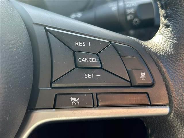 ノート ｅ－パワー　メダリスト　後期　禁煙車　車検整備付　エマブレ　アラビュー　インテリミラー　コーナーセンサー　クルコン　オートＬＥＤ　フォグ　スマートキー　純１５ＡＷ　社外メモリナビ　ＢＴ　ステリモ　電格ミラー　Ｐガラス（25枚目）