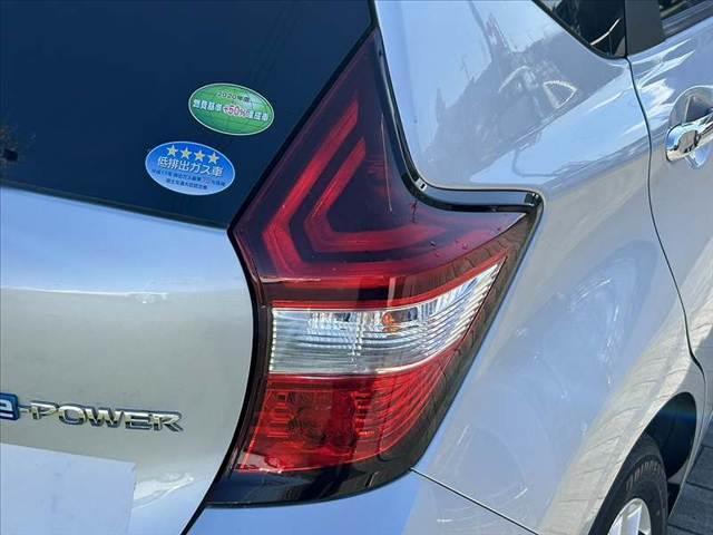 ノート ｅ－パワー　メダリスト　後期　禁煙車　車検整備付　エマブレ　アラビュー　インテリミラー　コーナーセンサー　クルコン　オートＬＥＤ　フォグ　スマートキー　純１５ＡＷ　社外メモリナビ　ＢＴ　ステリモ　電格ミラー　Ｐガラス（33枚目）
