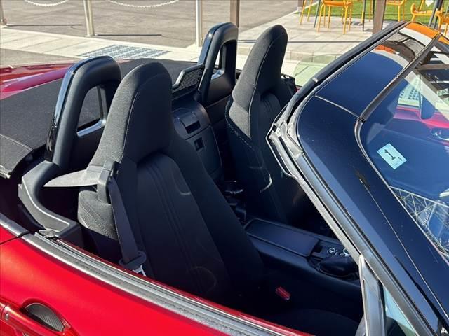 ロードスター Sスペシャルパッケージ 禁煙車 BSM 車線逸脱警報 オートLED シートヒーター 純正ナビ フルセグ BT DVD Bカメラ ステリモ スマートキー ETC ドラレコ 革巻きステア チルトステア 柿本改マフラー(6枚目)