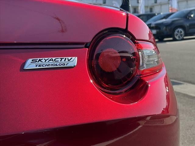 ロードスター Sスペシャルパッケージ 禁煙車 BSM 車線逸脱警報 オートLED シートヒーター 純正ナビ フルセグ BT DVD Bカメラ ステリモ スマートキー ETC ドラレコ 革巻きステア チルトステア 柿本改マフラー(36枚目)