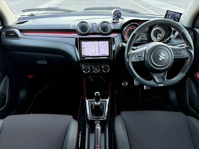 スイフトスポーツ ベースグレード 禁煙車 車検整備付 6MT ローダウン ターボ 社外8インチナビ フルセグ BT TRUSTステアリング TRUSTマフラー 純正17インチAW サブウーファー スポーツシート クルコン ステリモ(2枚目)
