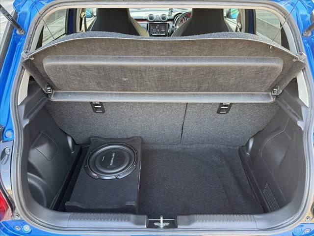 スイフトスポーツ ベースグレード 禁煙車 車検整備付 6MT ローダウン ターボ 社外8インチナビ フルセグ BT TRUSTステアリング TRUSTマフラー 純正17インチAW サブウーファー スポーツシート クルコン ステリモ(20枚目)