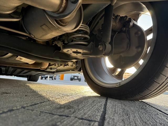 スイフトスポーツ ベースグレード 禁煙車 車検整備付 6MT ローダウン ターボ 社外8インチナビ フルセグ BT TRUSTステアリング TRUSTマフラー 純正17インチAW サブウーファー スポーツシート クルコン ステリモ(45枚目)