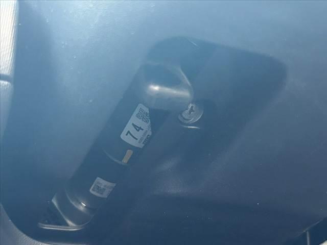 アクア G 禁煙車 車検整備付 スマートキー 純正SDナビ 地デジ BT ETC オートライト 電格ミラーウインカー 革巻きステア チルトステア シートリフター Pガラス アームレスト オートコーナーポール(25枚目)