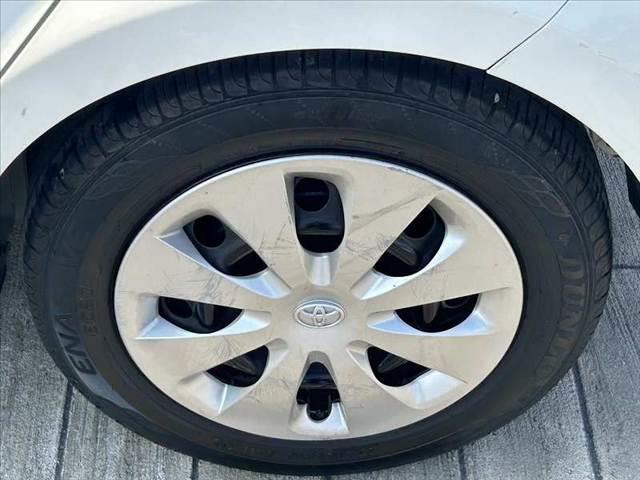 アクア G 禁煙車 車検整備付 スマートキー 純正SDナビ 地デジ BT ETC オートライト 電格ミラーウインカー 革巻きステア チルトステア シートリフター Pガラス アームレスト オートコーナーポール(36枚目)