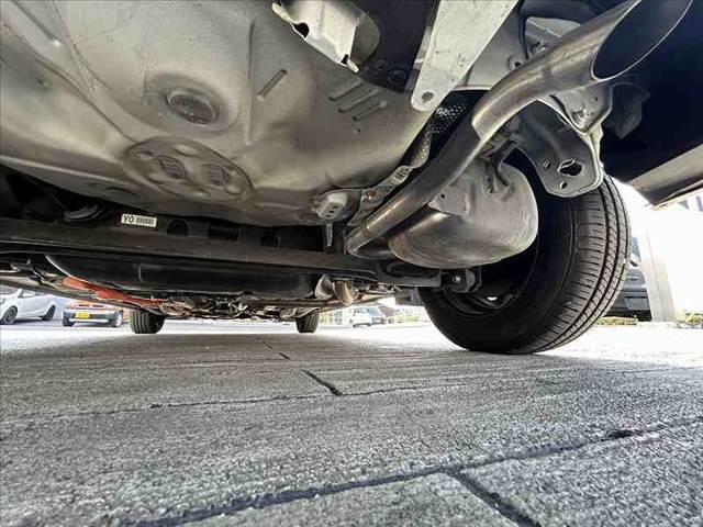 アクア G 禁煙車 車検整備付 スマートキー 純正SDナビ 地デジ BT ETC オートライト 電格ミラーウインカー 革巻きステア チルトステア シートリフター Pガラス アームレスト オートコーナーポール(40枚目)