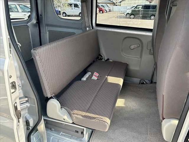 NV100クリッパーバン DX GLパッケージ 中期 車検整備付 4AT パワステ パワーウィンドウ エアコン ハイルーフ キーレス スペアキー ETC プライバシーガラス オーバーヘッドシェルフ ヘッドライトレベライザー マットバイザー(19枚目)