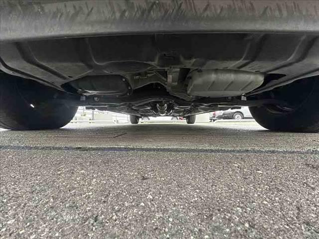 シエンタ 後期 禁煙車 車検整備付 両電スラ 社外SDナビ フルセグ BT DVD キーレス ETC HIDヘッド フォグ 革巻きステア チルトステア シートリフター 電格ミラーウインカー Pガラス AAC(40枚目)