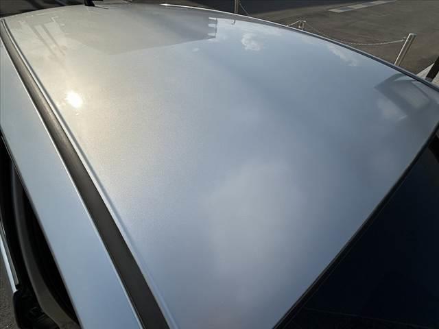 フィット 禁煙車 シティブレーキアクティブ プッシュスタート スマートキー2ケ LEDオートライト プライバシーガラス リアワイパー マットバイザー アームレスト リアヒーターダクト シートリフター(29枚目)