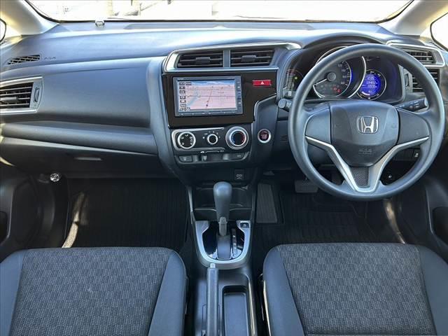 フィット 禁煙車 スマートキーX2 Aストップ 社外15インチAW 純正ナビ BT ドラレコ ETC チルトステア シートリフター Pガラス 電格ミラーウインカー ヘッドライトレベライザー マット バイザー(2枚目)