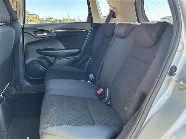 フィット 禁煙車 スマートキーX2 Aストップ 社外15インチAW 純正ナビ BT ドラレコ ETC チルトステア シートリフター Pガラス 電格ミラーウインカー ヘッドライトレベライザー マット バイザー(18枚目)