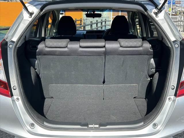 フィット 禁煙車 スマートキーX2 Aストップ 社外15インチAW 純正ナビ BT ドラレコ ETC チルトステア シートリフター Pガラス 電格ミラーウインカー ヘッドライトレベライザー マット バイザー(20枚目)