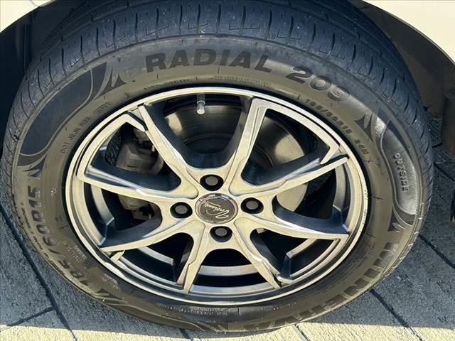 フィット 禁煙車 スマートキーX2 Aストップ 社外15インチAW 純正ナビ BT ドラレコ ETC チルトステア シートリフター Pガラス 電格ミラーウインカー ヘッドライトレベライザー マット バイザー(36枚目)