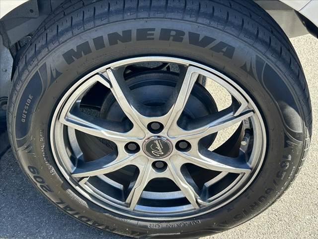 フィット 禁煙車 スマートキーX2 Aストップ 社外15インチAW 純正ナビ BT ドラレコ ETC チルトステア シートリフター Pガラス 電格ミラーウインカー ヘッドライトレベライザー マット バイザー(37枚目)