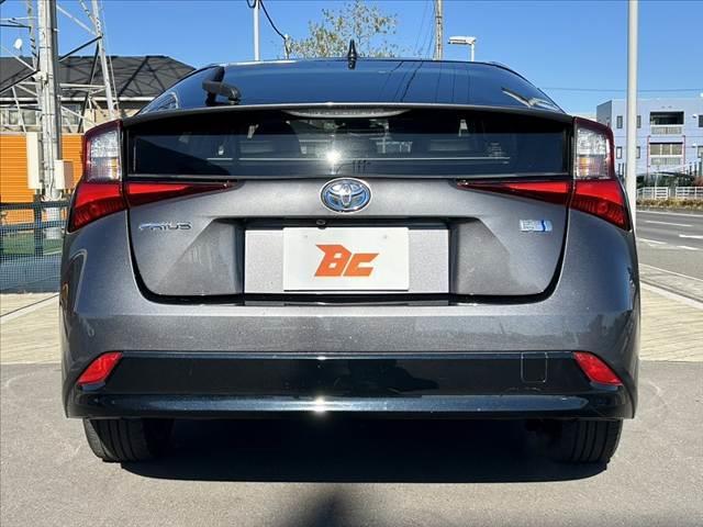 プリウス Aツーリングセレクション 後期 セーフティセンス BSM おくだけ充電 オートLED 純正9インチナビ フルセグ BT DVD Bカメラ ステリモ スマートキー 合皮シート Fシートヒーター Pシート ETC クルコン 純AW(15枚目)