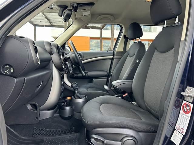 MINI クーパー クロスオーバー 禁煙車 社外フローティングナビ 地デジ スマートキー Pスタート ドラレコ ETC FRフォグ 電格ミラー チルトステア シートリフター シルバールーフレール 純正16AW アームレスト ACソケット(17枚目)