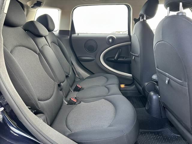 MINI クーパー クロスオーバー 禁煙車 社外フローティングナビ 地デジ スマートキー Pスタート ドラレコ ETC FRフォグ 電格ミラー チルトステア シートリフター シルバールーフレール 純正16AW アームレスト ACソケット(19枚目)