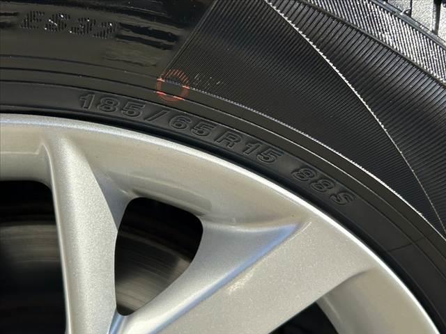 ノート e-パワー メダリスト 禁煙車 車検整備付 エマブレ インテリミラー アラビュー 純正SDナビ フルセグ BT DVD ステリモ オートLED フォグ スマートキー ハーフレザー 純正15AW チルトステア シートリフター(40枚目)