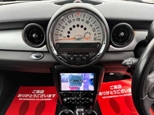 ＭＩＮＩ クーパー　クラブバン　２人乗り　禁煙車　純正ＡＷ１７インチ　ＨＤＤナビ　Ｂｌｕｅｔｏｏｔｈ　ＥＴＣ　ドライブレコーダー前後２カメラ　フルセグＴＶ　ＤＶＤ　ＣＤ録音　Ｐスタート　キーレス２個　フロアマット（26枚目）