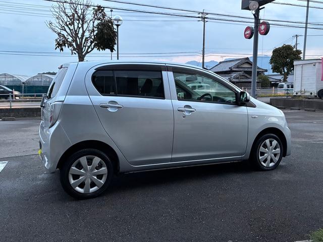 ミライース Ｘｆ　禁煙車　４ＷＤ　全国対応保証１２ヶ月走行無制限保証付き　寒冷地仕様　エコドライブアシストディスプレイ　純正ＣＤ　電動格納式ドアミラー　キーレス　ドアバイザー　フロアマット（11枚目）