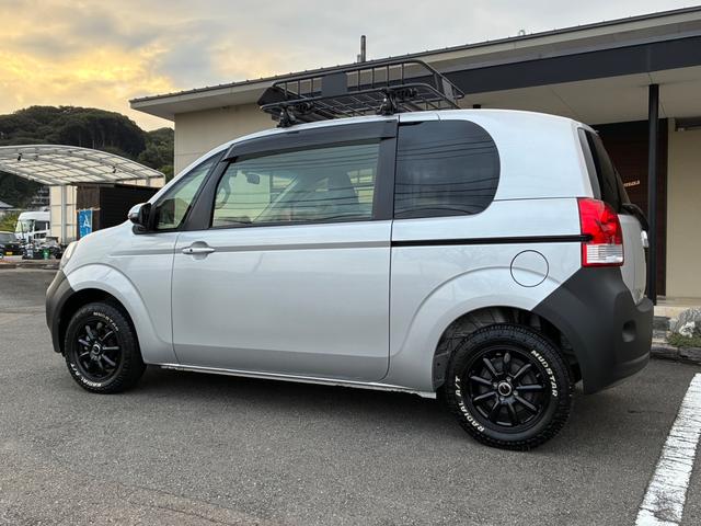 TOYOTA PORTE G