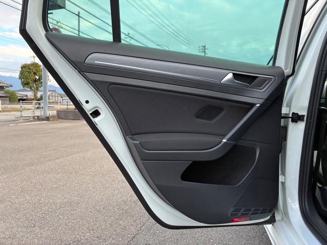 ゴルフヴァリアント Rラインブルーモーションテクノロジー 禁煙車 1.4L直列4気筒DOHC IC付ターボ搭載 Rライン専用パーツ フロントリヤRライン専用バンパー 専用スポーツシート HIDヘッドランプ Aホールド ナビ ETC TV BT DVD CD(40枚目)