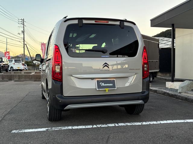 ベルランゴ シャイン　ブルーＨＤｉ　ＸＴＲ　パック　禁煙車　ワンオーナー　ドラレコ前後２カメラ　ＥＴＣ　衝突軽減ブレーキ　ＥＴ　パノラミックガラスルーフ　全車速ＡＣＣ　リヤサンシェード　ブラインドスポットモニター　サイドカメラ　左右独立式エアコン（13枚目）