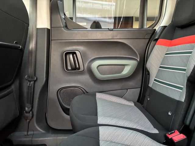 ベルランゴ シャイン　ブルーＨＤｉ　ＸＴＲ　パック　禁煙車　ワンオーナー　ドラレコ前後２カメラ　ＥＴＣ　衝突軽減ブレーキ　ＥＴ　パノラミックガラスルーフ　全車速ＡＣＣ　リヤサンシェード　ブラインドスポットモニター　サイドカメラ　左右独立式エアコン（39枚目）