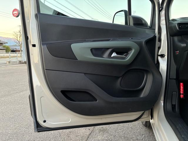 ベルランゴ シャイン　ブルーＨＤｉ　ＸＴＲ　パック　禁煙車　ワンオーナー　ドラレコ前後２カメラ　ＥＴＣ　衝突軽減ブレーキ　ＥＴ　パノラミックガラスルーフ　全車速ＡＣＣ　リヤサンシェード　ブラインドスポットモニター　サイドカメラ　左右独立式エアコン（45枚目）