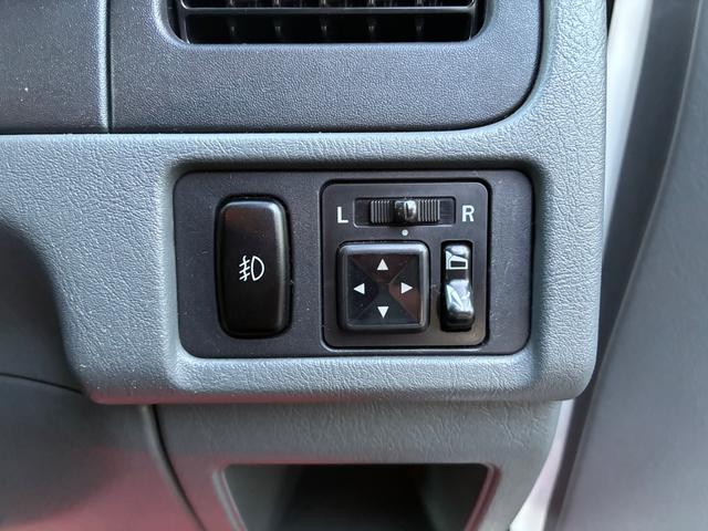 パジェロミニ Ｘ　５ＭＴ　４ＷＤ　禁煙車　ワンオーナー　純正オーディオ　純正アルミホイール　ＥＴＣ　電動格納式ドアミラー　キーレス　衝突安全ボディ　運転席助手席エアバック　エアコン　パワステ　ドアバイザー　フロアマット（6枚目）