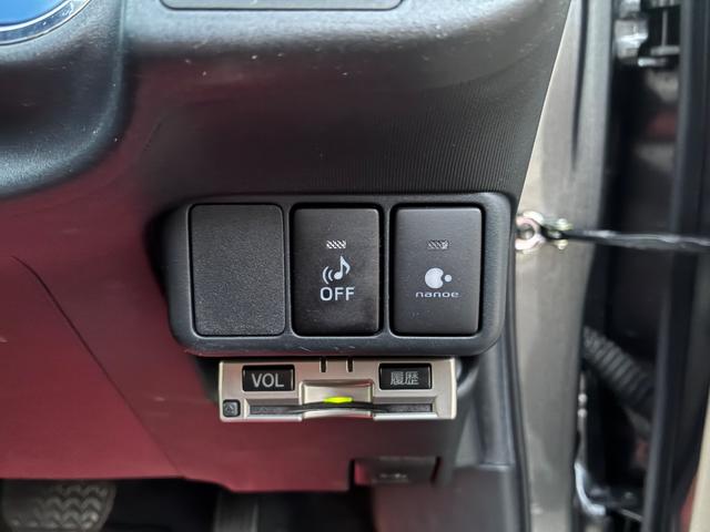 アクア Ｇ　禁煙車　ワンオーナー　全国保証１２ヶ月走行無制限保証付き　純正ＳＤナビ　純正アルミホイール　オートＬＥＤライト　シートヒーター　バックカメラ　ＥＴＣ　Ｂｌｕｅｔｏｏｔｈ　ＴＶ　ＤＶＤ　Ｐスタート（6枚目）