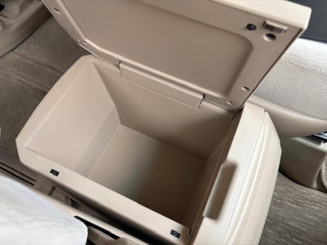 アルファード ２４０Ｘ　サイドリフトアップシート装着車　バックカメラ　ナビＴＶ　ＣＤ／ＤＶＤ　ＥＴＣ　両側スライド／左側パワースライドドア　後席モニター　スマートキー　プッシュスタート　７人乗り　Ｗオートエアコン（64枚目）