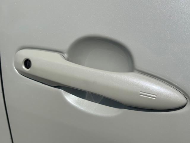 プリウス Ａツーリングセレクション　ナビ　バックカメラ　フルセグＴＶ　Ｂｌｕｅｔｏｏｔｈ　ＥＴＣ　シートヒーター　衝突被害軽減システム　レーンアシスト　アダプティブクルーズコントロール　クリアランスソナー　スマートキー　プッシュスタート（13枚目）