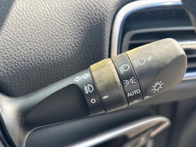 プリウス Ａツーリングセレクション　ナビ　バックカメラ　フルセグＴＶ　Ｂｌｕｅｔｏｏｔｈ　ＥＴＣ　シートヒーター　衝突被害軽減システム　レーンアシスト　アダプティブクルーズコントロール　クリアランスソナー　スマートキー　プッシュスタート（50枚目）