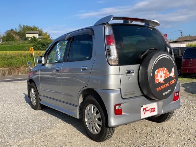 テリオスキッド カスタムＬ　４ＷＤ　５ＭＴ・ナビＴＶ・前後ドラレコ・タービン交換　（ブライトシルバーメタリック）（8枚目）