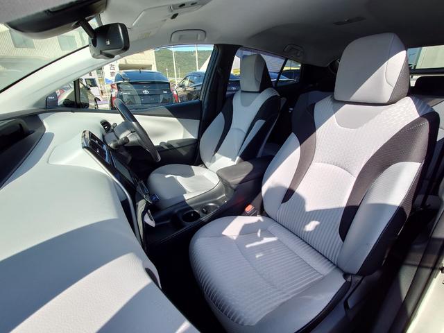 プリウス Ｓセーフティプラス　純正ナビワンセグ　トヨタセーフティセンス　クルーズコントロール　バックモニター　Ｂｌｕｅｔｏｏｔｈ　バックカメラ　プッシュスタート　衝突安全ボディ　盗難防止システム（35枚目）