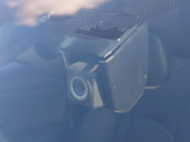 プリウス Aツーリングセレクション 純正ナビフルセグ 純正ドラレコ バックカメラ Bluetooth シートヒーター LEDヘッドライト フォグランプ パーキングアシスト レーンキープアシスト 衝突被害軽減ブレーキ(9枚目)