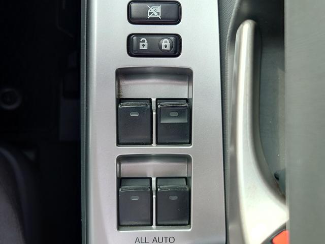 プリウスアルファ Ｇ　純正ナビフルセグ　バックモニター　バックカメラ　Ｂｌｕｅｔｏｏｔｈ　ＬＥＤヘッドライト　フォグランプ　サイドエアバッグ　アイドリングストップ　横滑り防止装置　盗難防止装置　頸部衝撃緩和ヘッドレスト（19枚目）