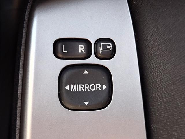 プリウスアルファ Sツーリングセレクション 純正ナビフルセグ バックカメラ スマートキー Bluetooth LEDヘッドライト フォグランプ サイドエアバッグ アイドリングストップ 横滑り防止装置 盗難防止装置(19枚目)