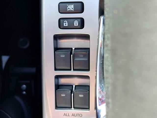 プリウスアルファ Sツーリングセレクション 純正ナビフルセグ バックカメラ スマートキー Bluetooth LEDヘッドライト フォグランプ サイドエアバッグ アイドリングストップ 横滑り防止装置 盗難防止装置(20枚目)