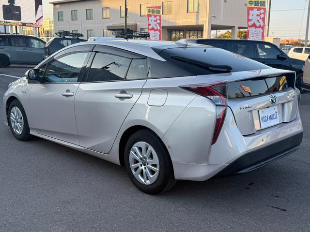 プリウス Ａ　純正ナビ　バックカメラ　ＬＥＤヘッドライト　フォグランプ　クルーズコントロール　パーキングアシスト　レーンキープアシスト　衝突軽減ブレーキステアリングスイッチ（14枚目）