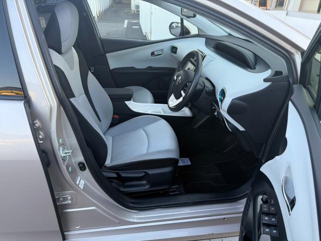 プリウス Ａ　純正ナビ　バックカメラ　ＬＥＤヘッドライト　フォグランプ　クルーズコントロール　パーキングアシスト　レーンキープアシスト　衝突軽減ブレーキステアリングスイッチ（25枚目）