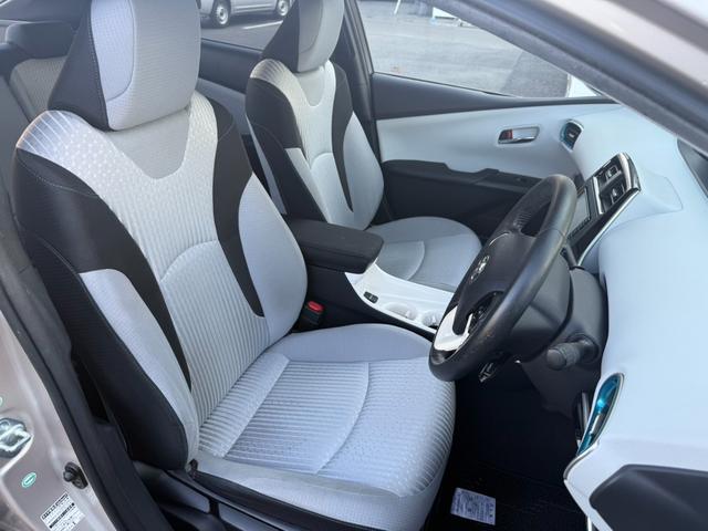 プリウス Ａ　純正ナビ　バックカメラ　ＬＥＤヘッドライト　フォグランプ　クルーズコントロール　パーキングアシスト　レーンキープアシスト　衝突軽減ブレーキステアリングスイッチ（26枚目）