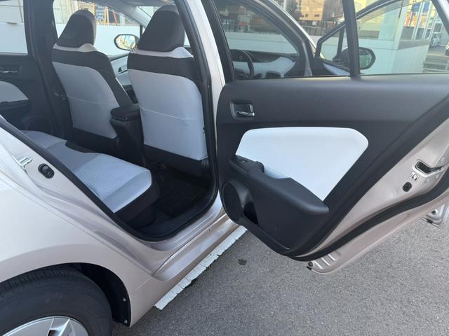 プリウス Ａ　純正ナビ　バックカメラ　ＬＥＤヘッドライト　フォグランプ　クルーズコントロール　パーキングアシスト　レーンキープアシスト　衝突軽減ブレーキステアリングスイッチ（27枚目）