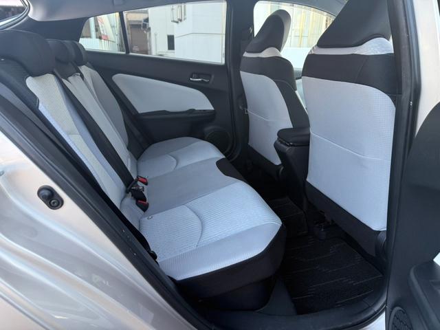 プリウス Ａ　純正ナビ　バックカメラ　ＬＥＤヘッドライト　フォグランプ　クルーズコントロール　パーキングアシスト　レーンキープアシスト　衝突軽減ブレーキステアリングスイッチ（28枚目）