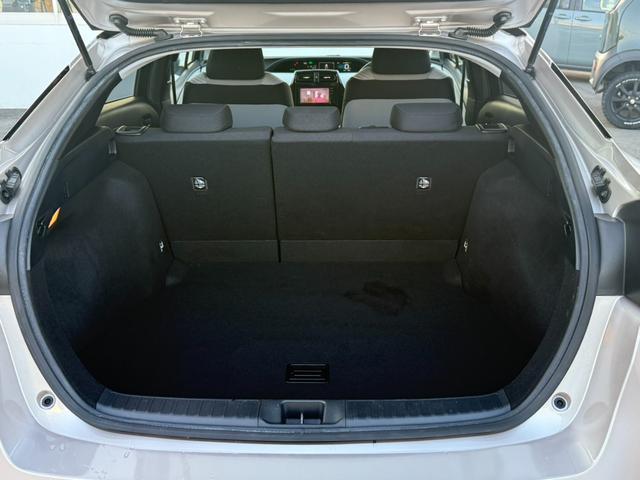 プリウス Ａ　純正ナビ　バックカメラ　ＬＥＤヘッドライト　フォグランプ　クルーズコントロール　パーキングアシスト　レーンキープアシスト　衝突軽減ブレーキステアリングスイッチ（40枚目）