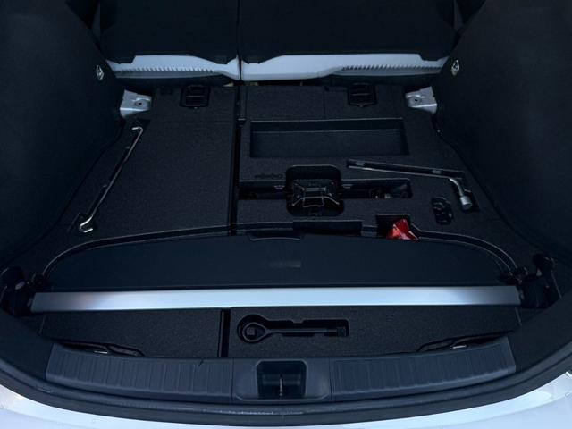 プリウス Ａ　純正ナビ　バックカメラ　ＬＥＤヘッドライト　フォグランプ　クルーズコントロール　パーキングアシスト　レーンキープアシスト　衝突軽減ブレーキステアリングスイッチ（44枚目）