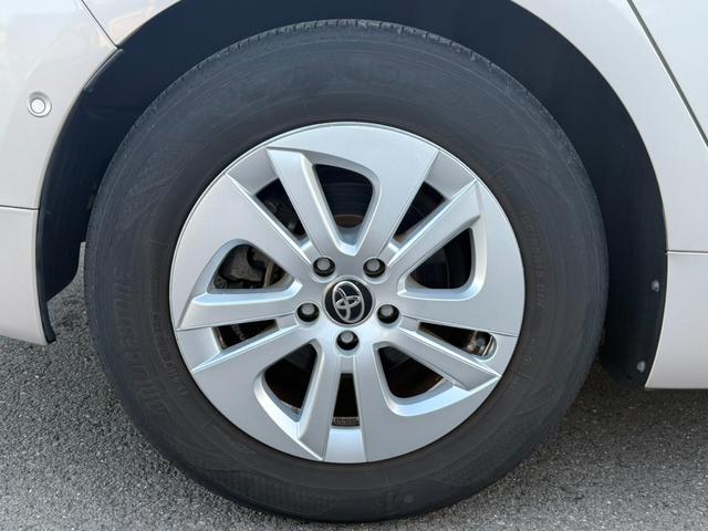 プリウス Ａ　純正ナビ　バックカメラ　ＬＥＤヘッドライト　フォグランプ　クルーズコントロール　パーキングアシスト　レーンキープアシスト　衝突軽減ブレーキステアリングスイッチ（49枚目）